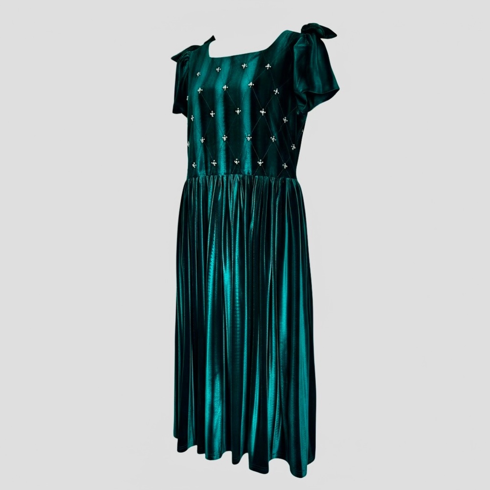 Ivy City Co mini tiara Dress In Green Velvet Size 13/14